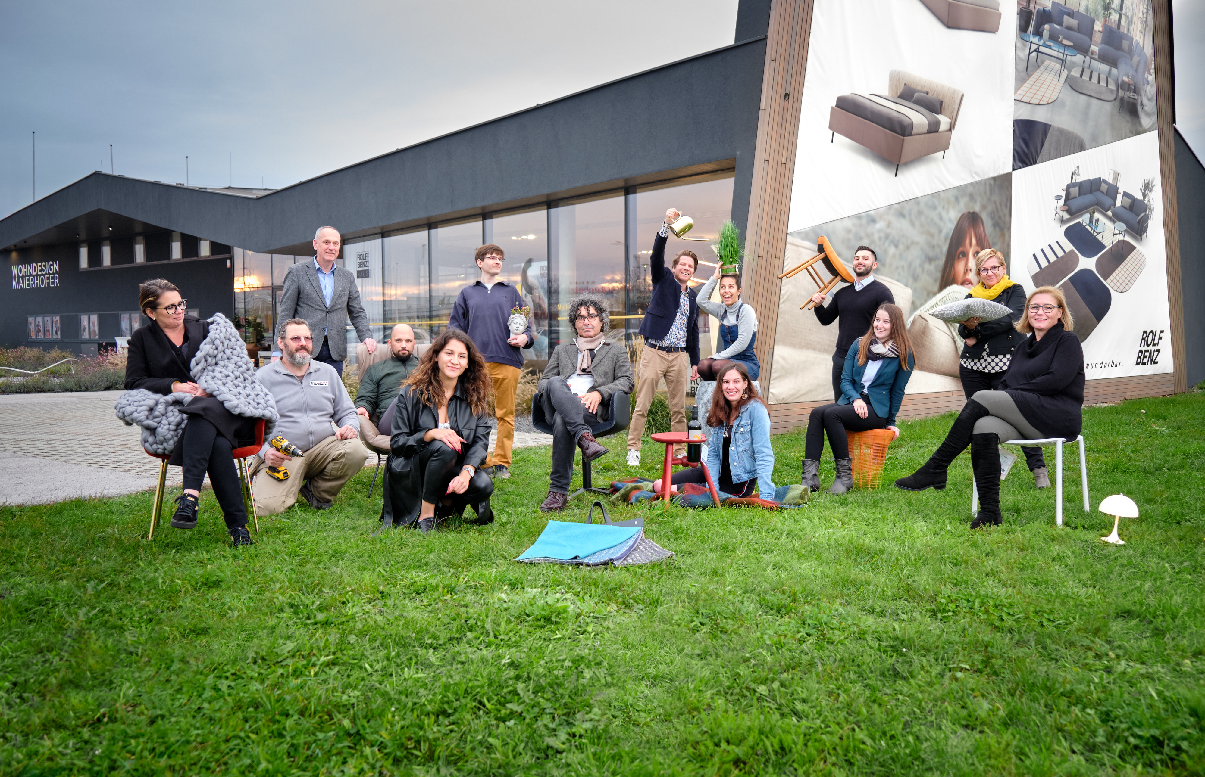 Teamfoto vor Design Base Brunn Teaser