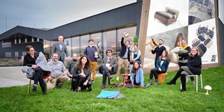 Teamfoto vor Design Base Brunn Teamfoto vor Design Base Brunn