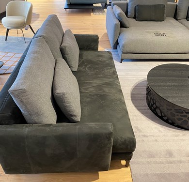 © RBNUVOLA42400_2.jpg