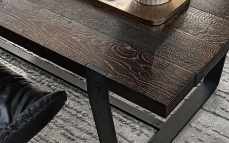 Janua Tische machen das Ursprüngliche erlebbar Janua Tische machen das Ursprüngliche erlebbar