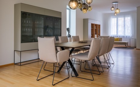 Projekt W17 - Essbereich Willisau Tisch und Haas Stühle