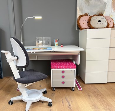 © 742-811-WEISS_5.JPG