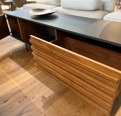 © MOREHARRI620_2.jpg