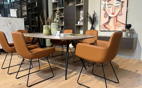 Freifrau Leya Armchair
