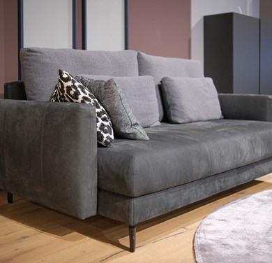 © RBNUVOLA42400_1.jpg