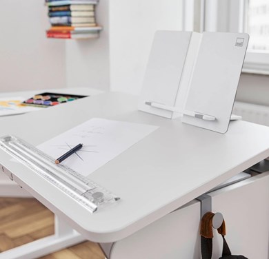 © 742-811-WEISS_1.jpg