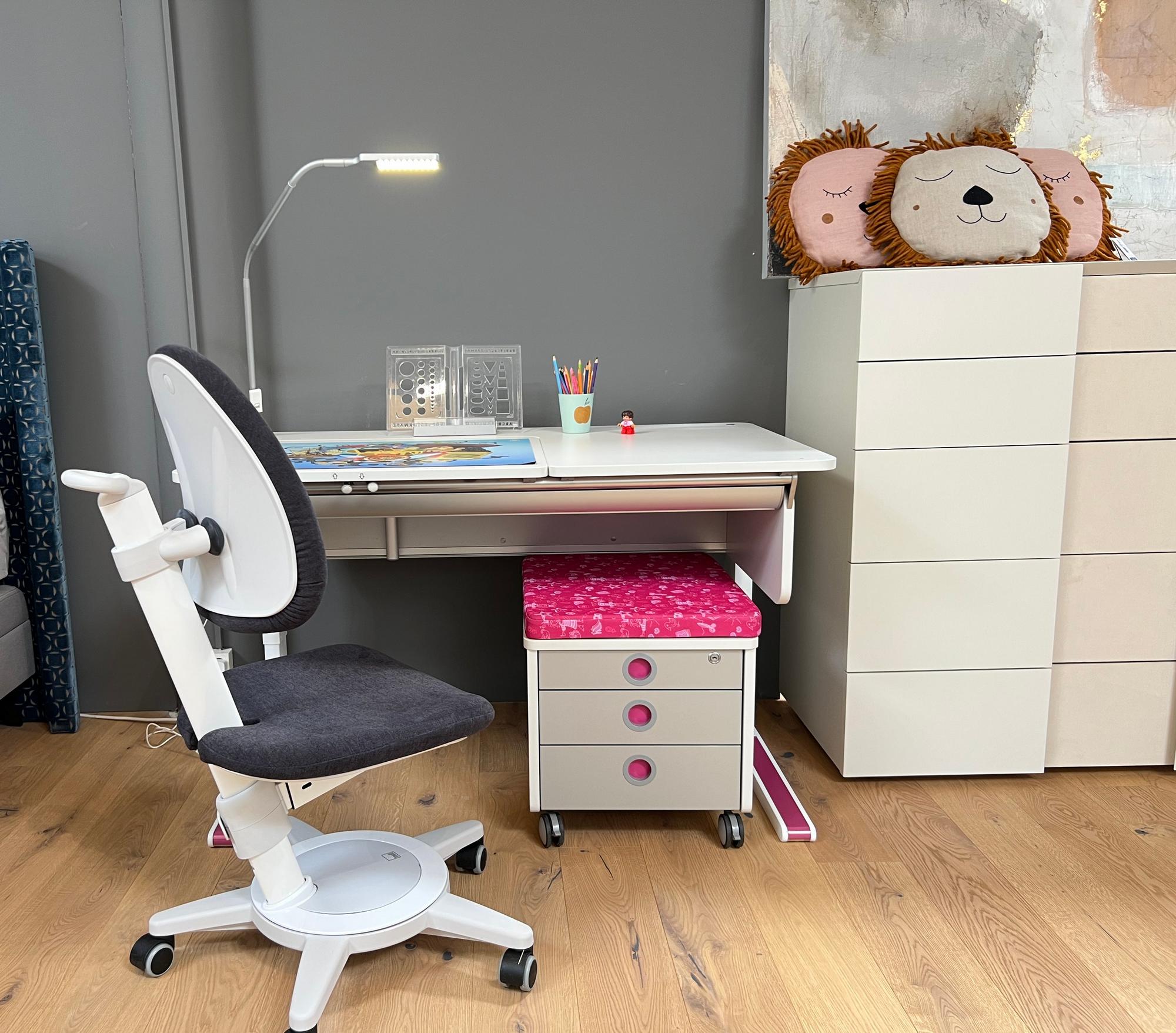 &copy; 742-811-WEISS_5.JPG