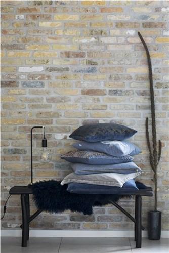 &copy; A00007099_2.jpg