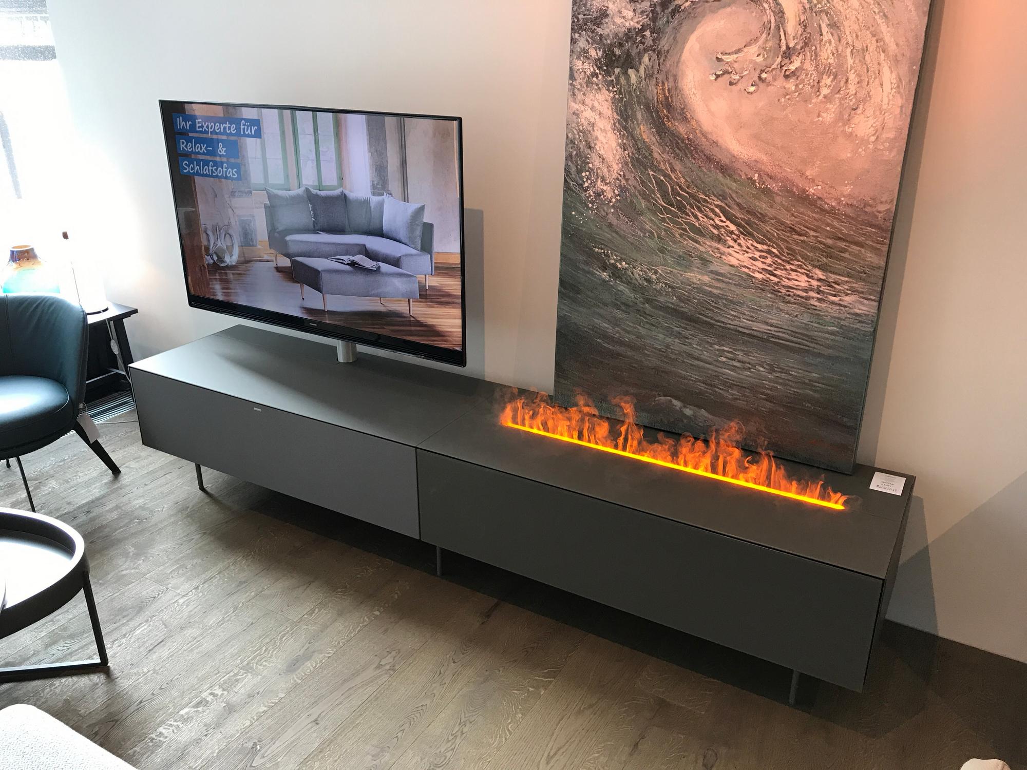 &copy; AMENO-02_2.jpg