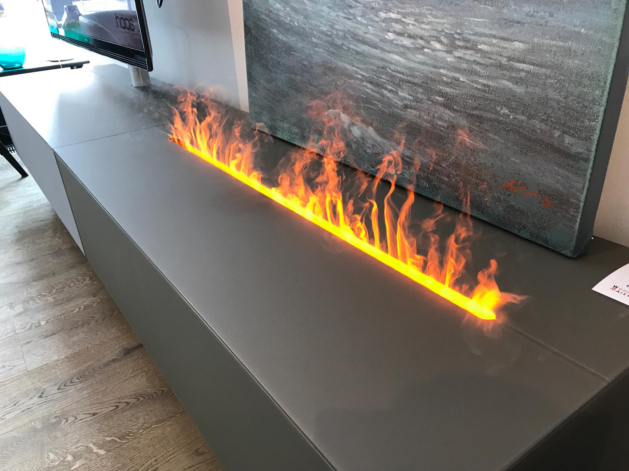 &copy; AMENO-02_3.jpg