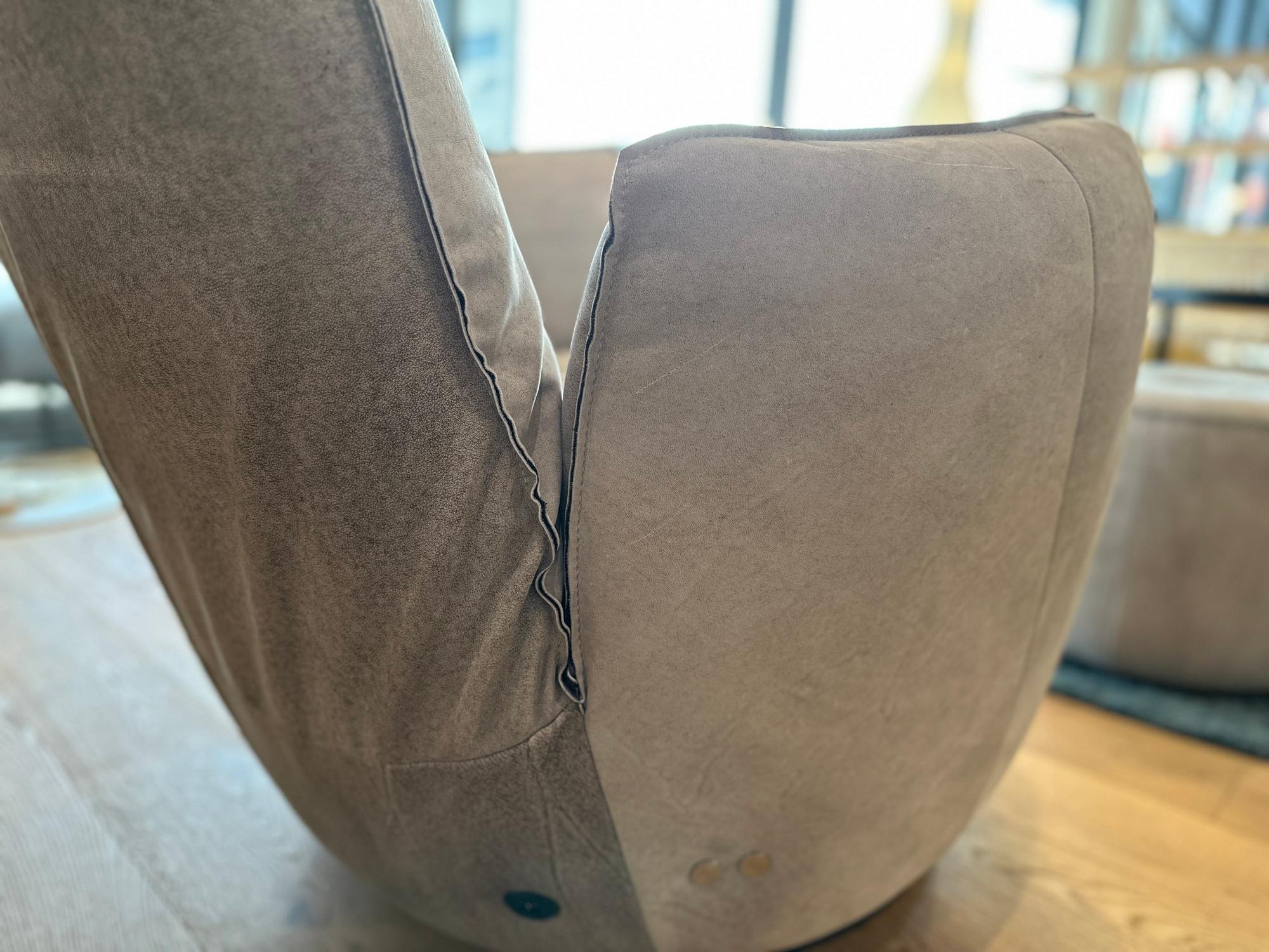 &copy; BULLBLOBBCRAZ_1.jpg