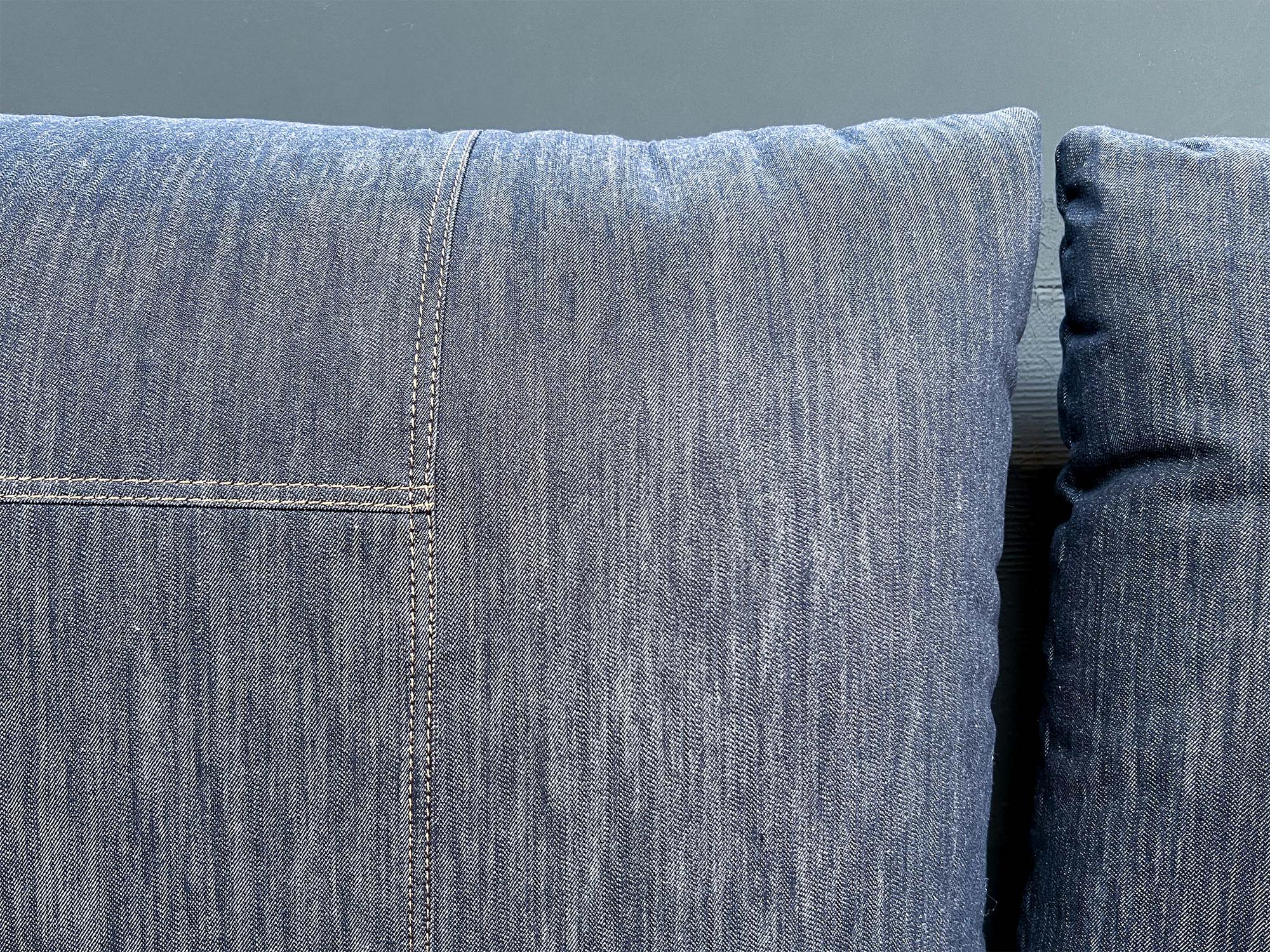 &copy; BULLBOOGIEBLU_2.jpg