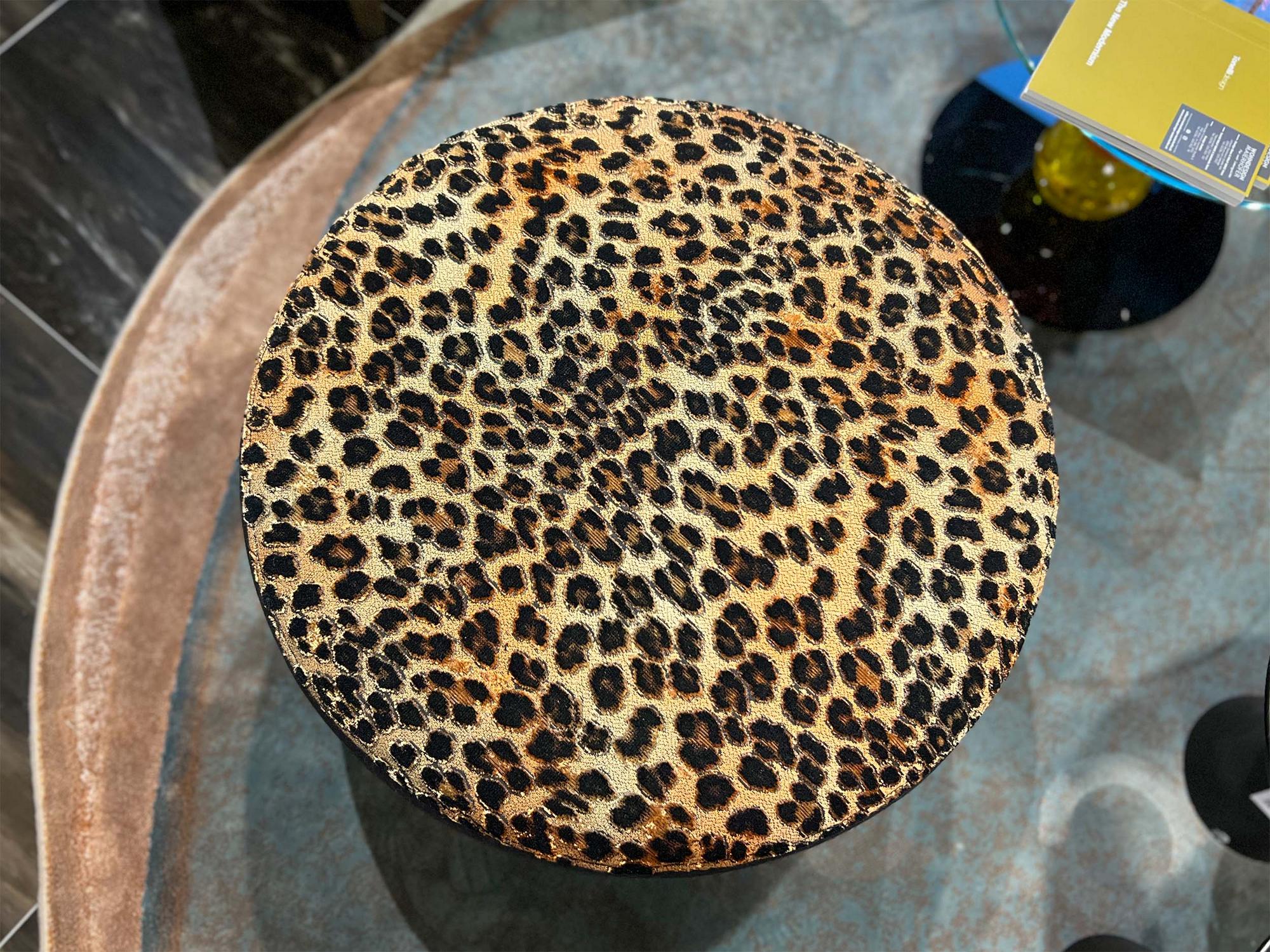 &copy; BULLDOTS511D_1.jpg