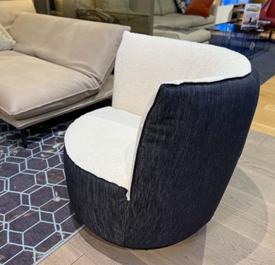 © BULLMARLENEBL_1.jpg