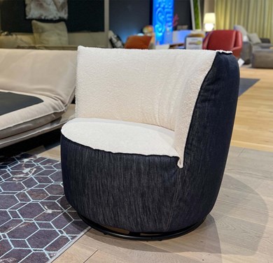 © BULLMARLENEBL_3.jpg