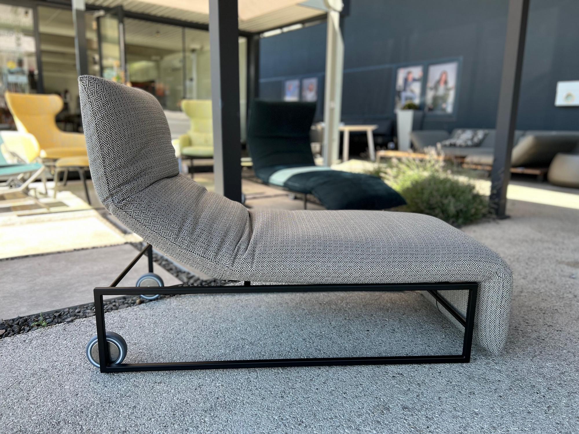 &copy; BULLOD1037_3.jpg