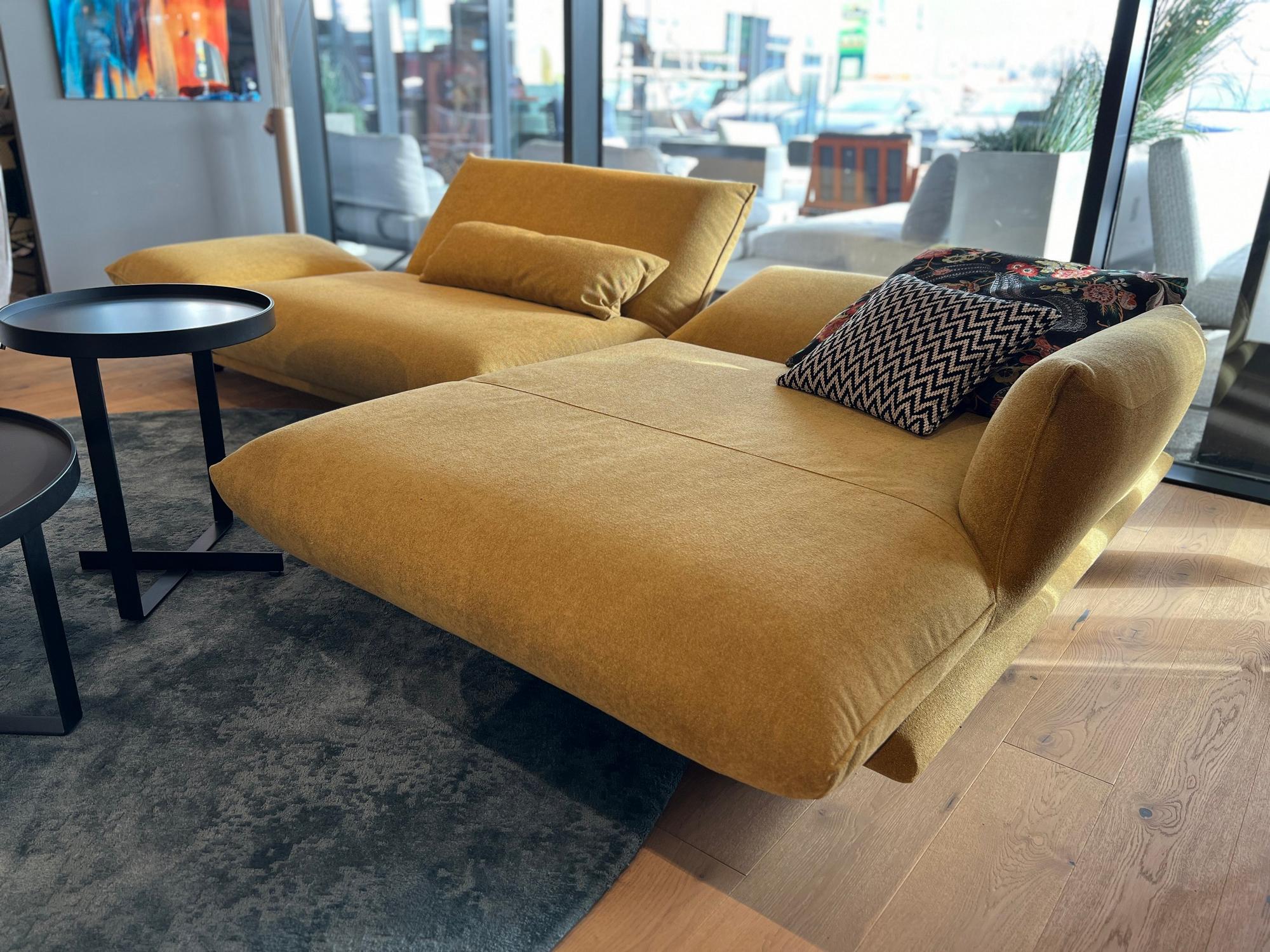 &copy; BULLZAZA1135_1.jpg