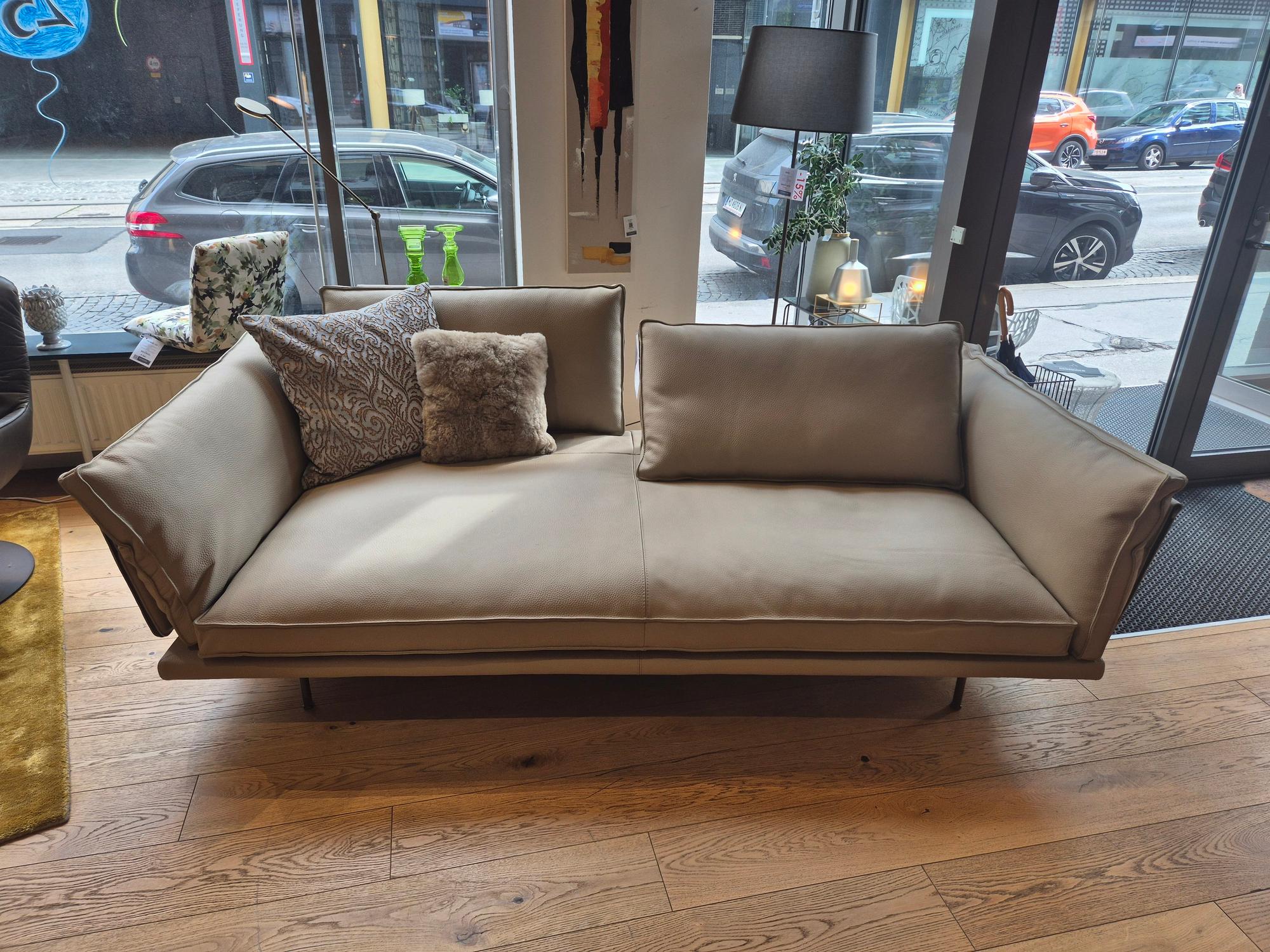 &copy; CEDIVINE17_2.jpg