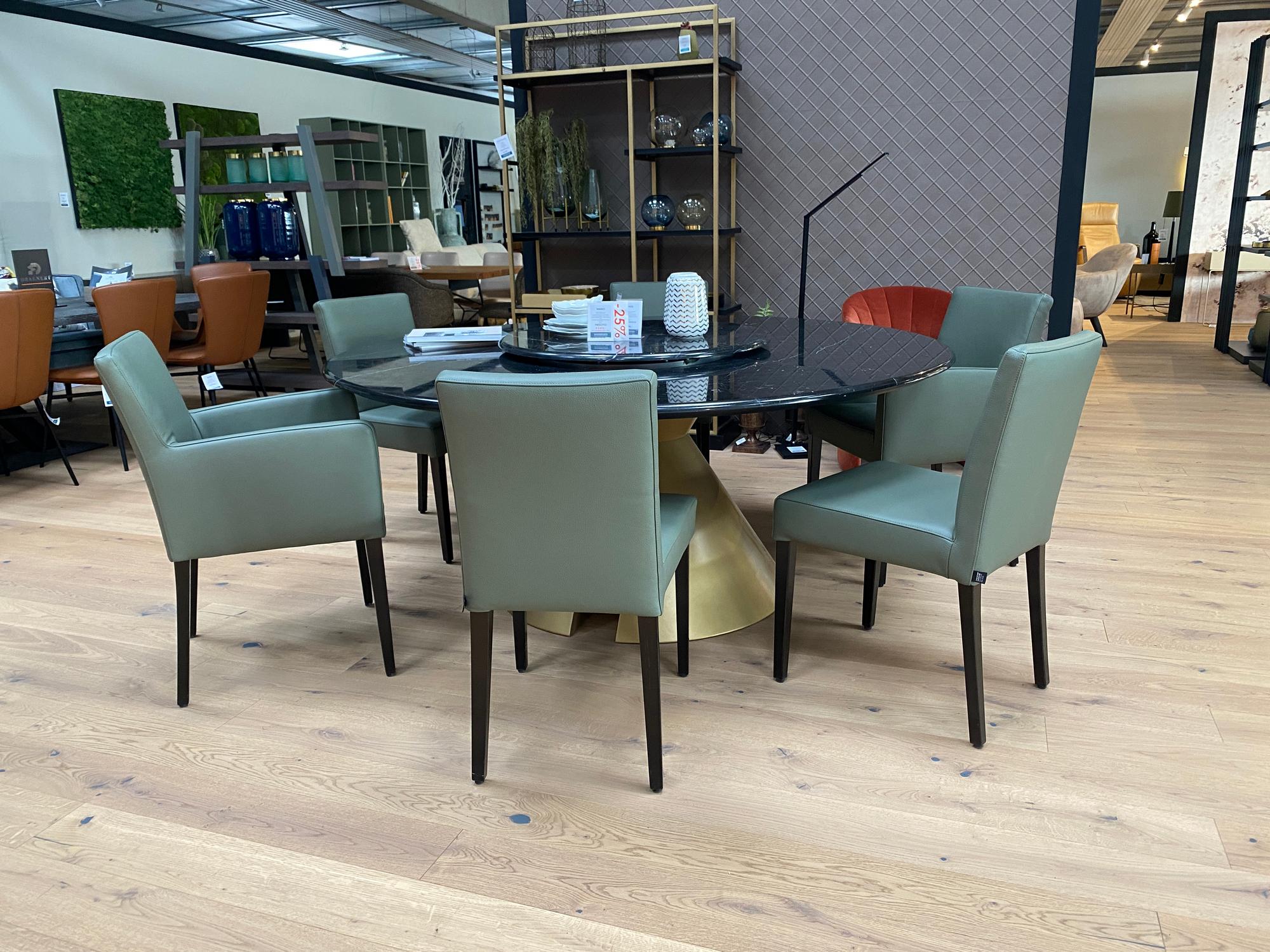 &copy; CKDINNERAL163_2.JPG