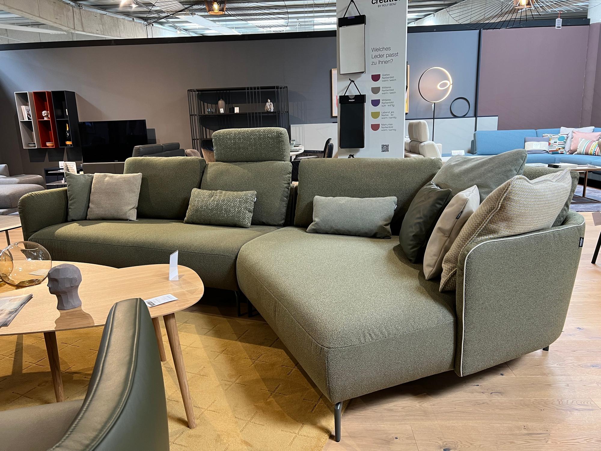 &copy; CR47006278_1.JPG