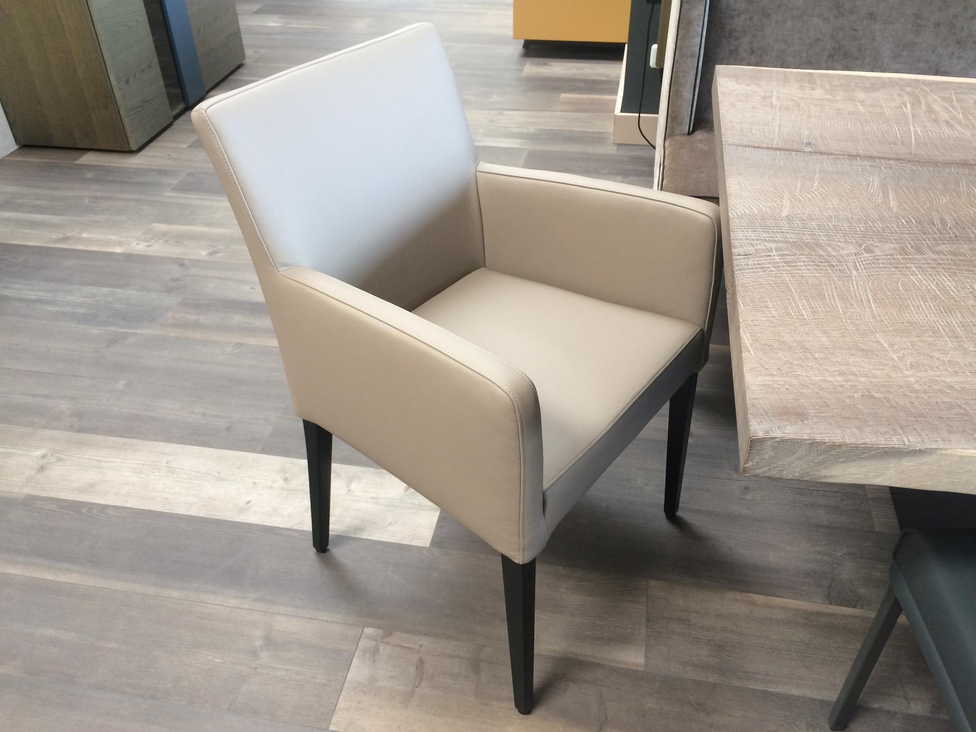 &copy; DINNER-AL-STU_2.JPG