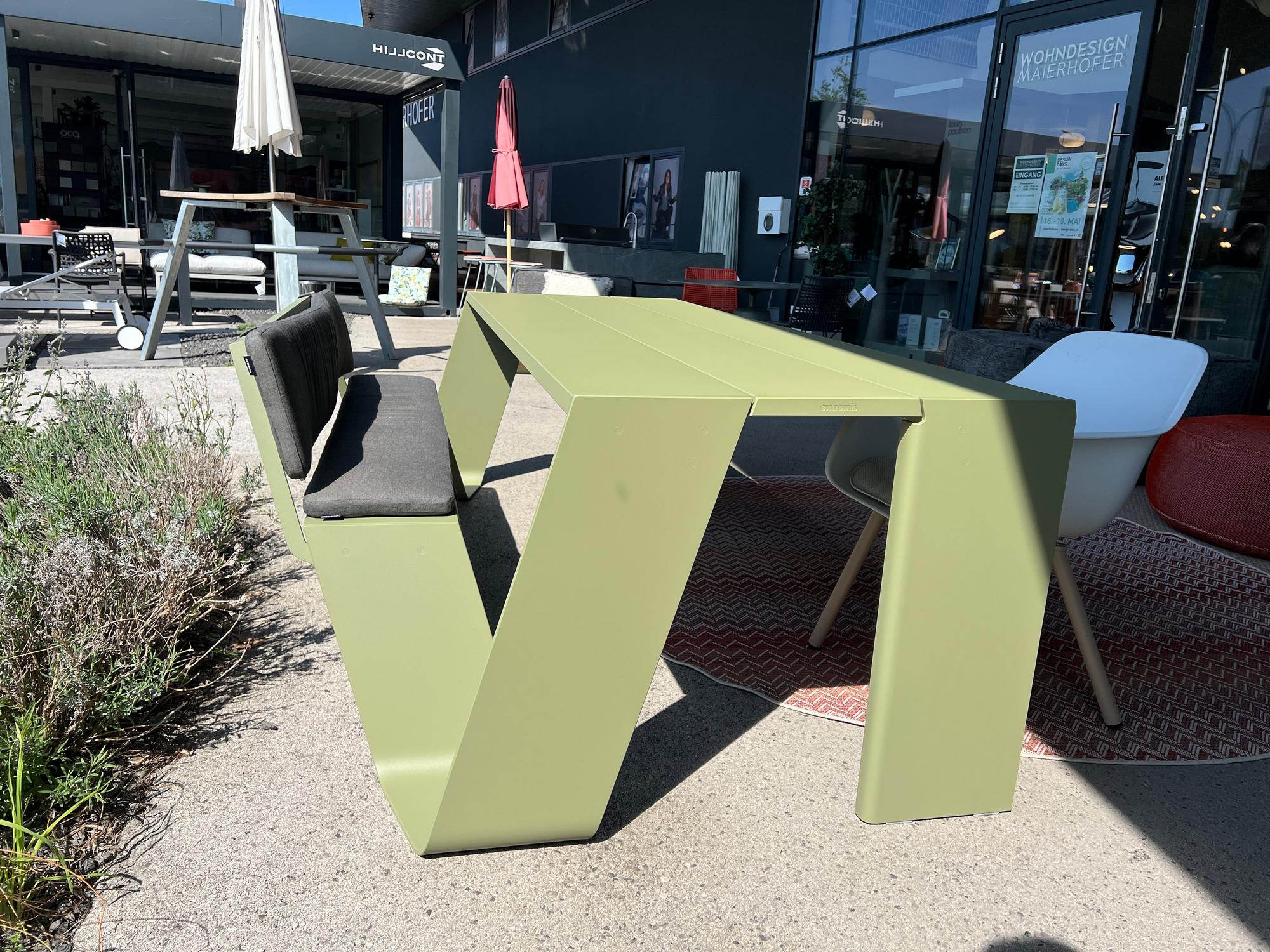 &copy; EXHOPPERCO240_1.JPG