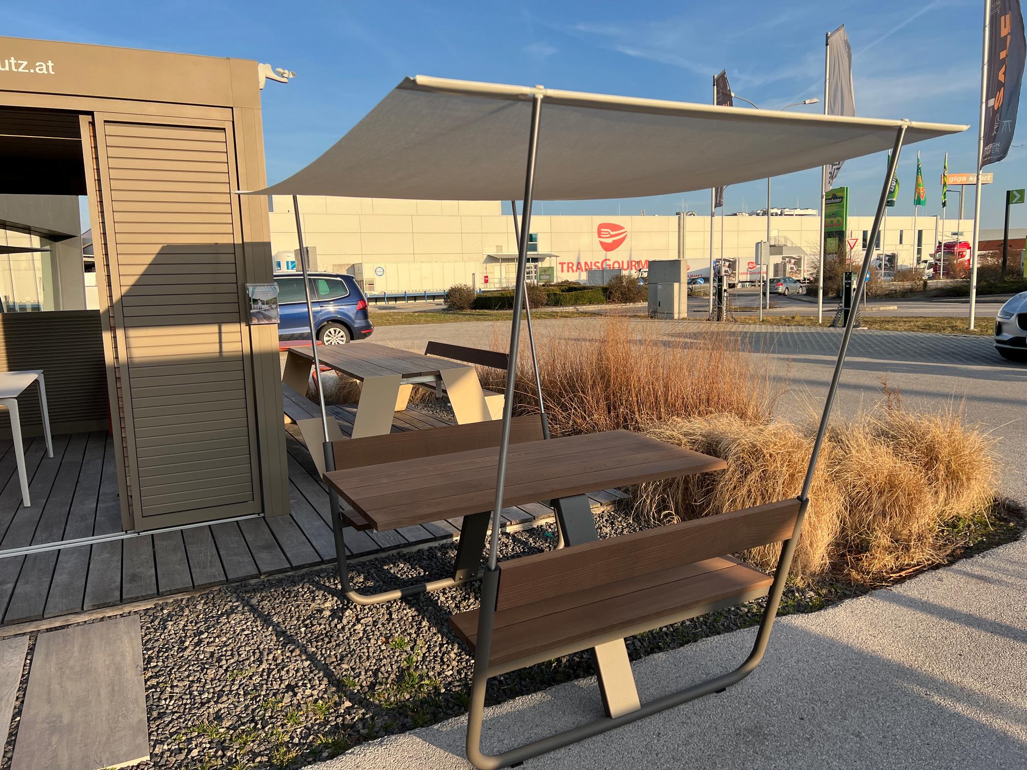 &copy; EXMANILLE001_1.JPG