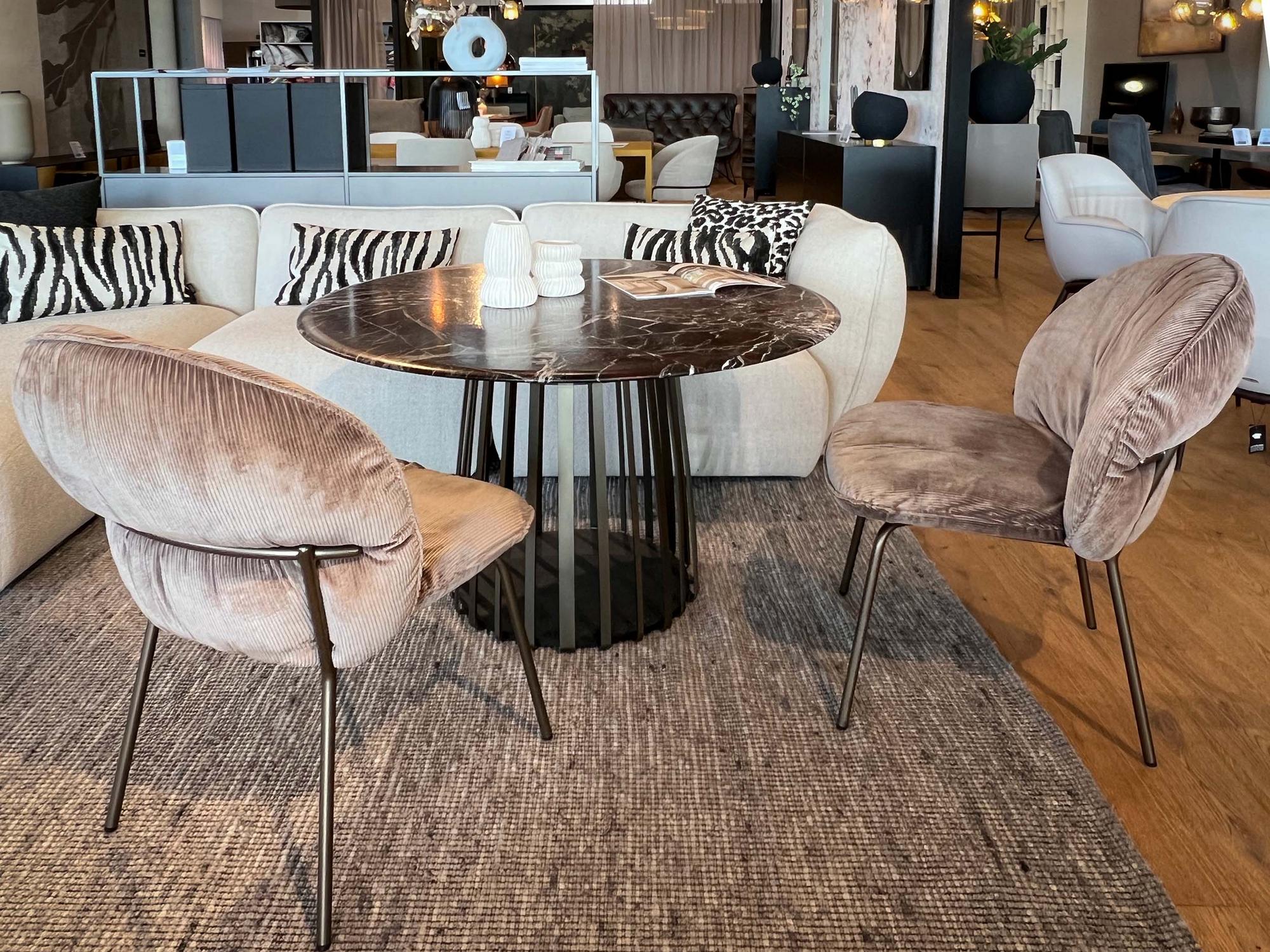 &copy; FRMARIELOW20_1.jpg