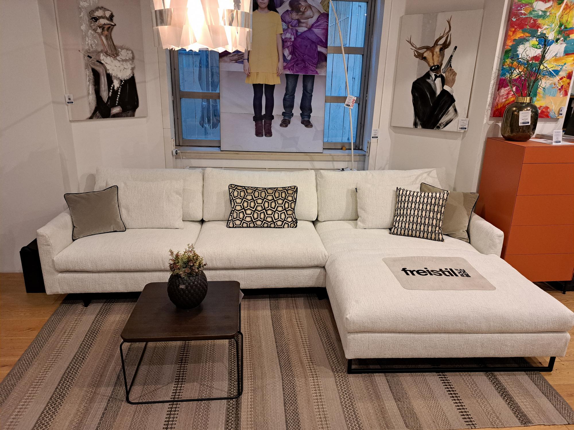 &copy; FS1346570_1.jpg