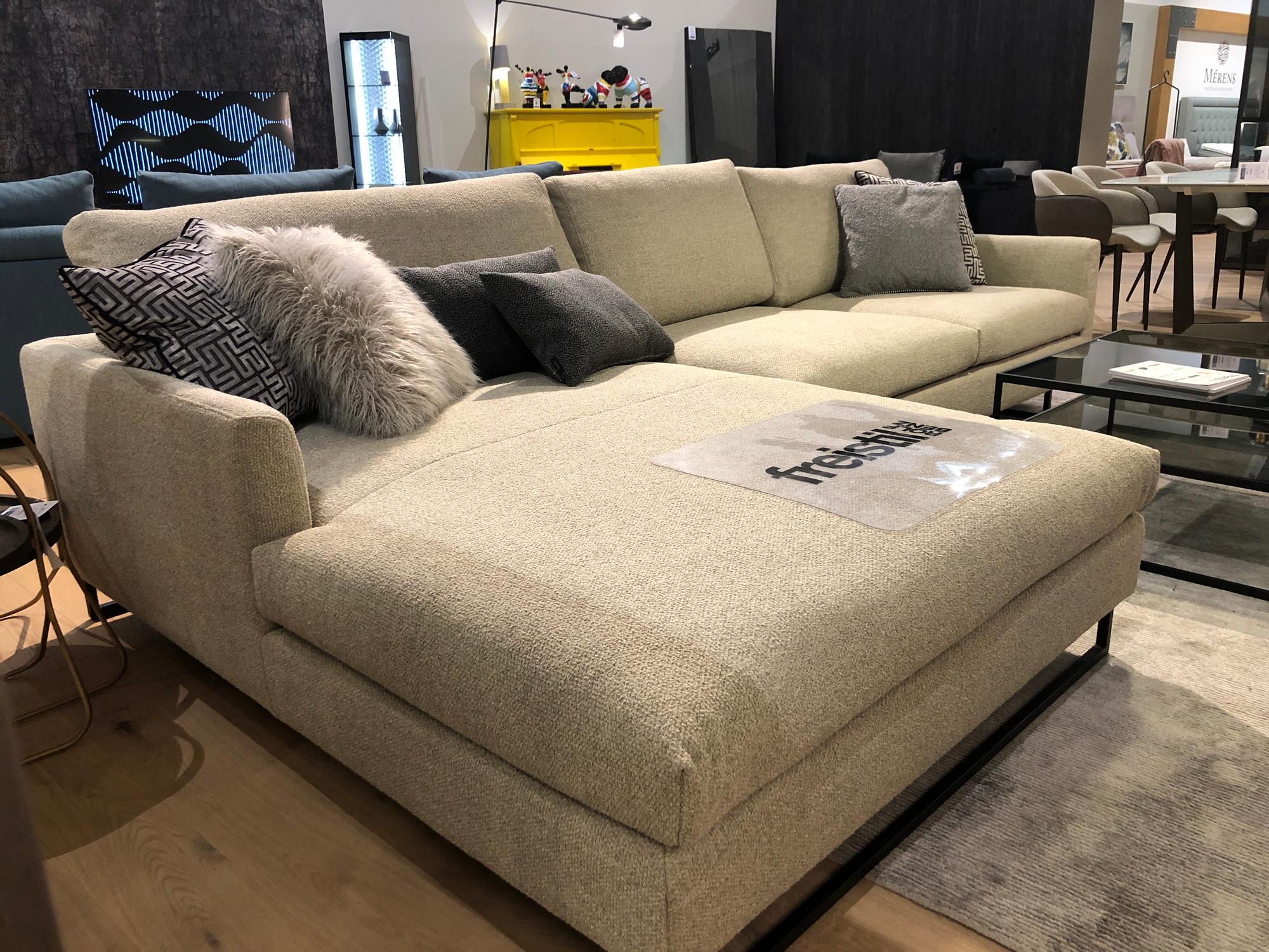 &copy; FS1347460_1.JPG