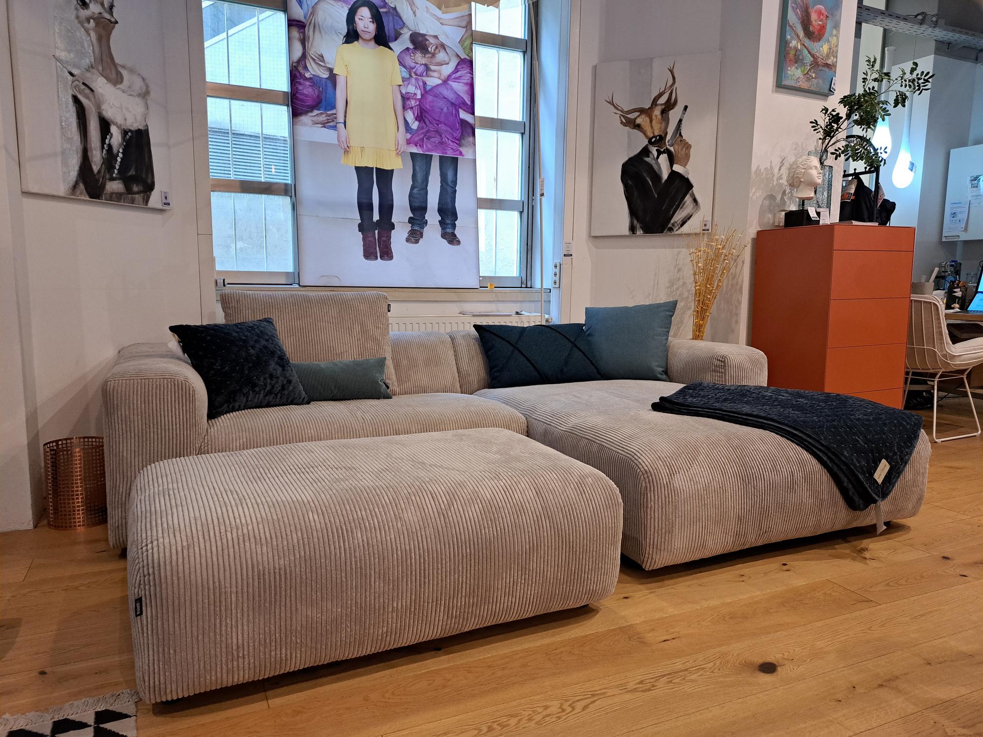 &copy; FS1874603_1.jpg