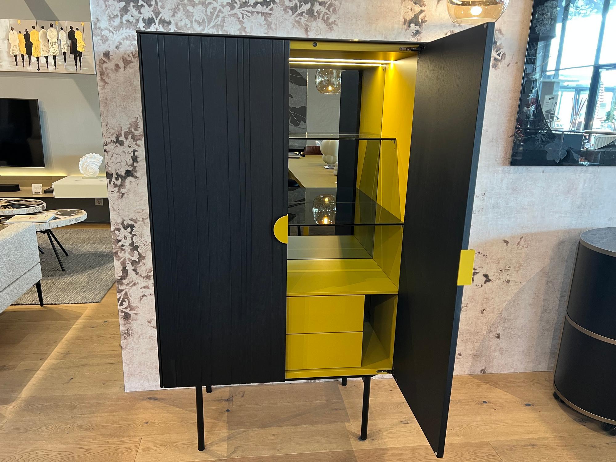 &copy; HAASGINBAR_1.JPG