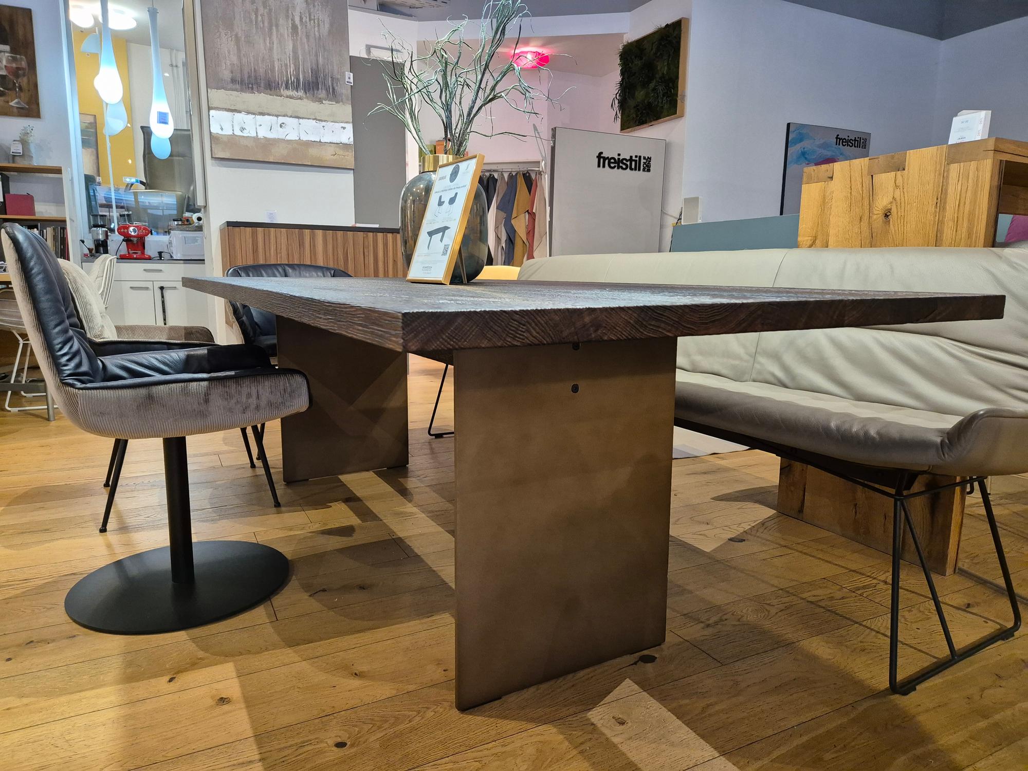 &copy; JASC41EICHEBR_1.jpg