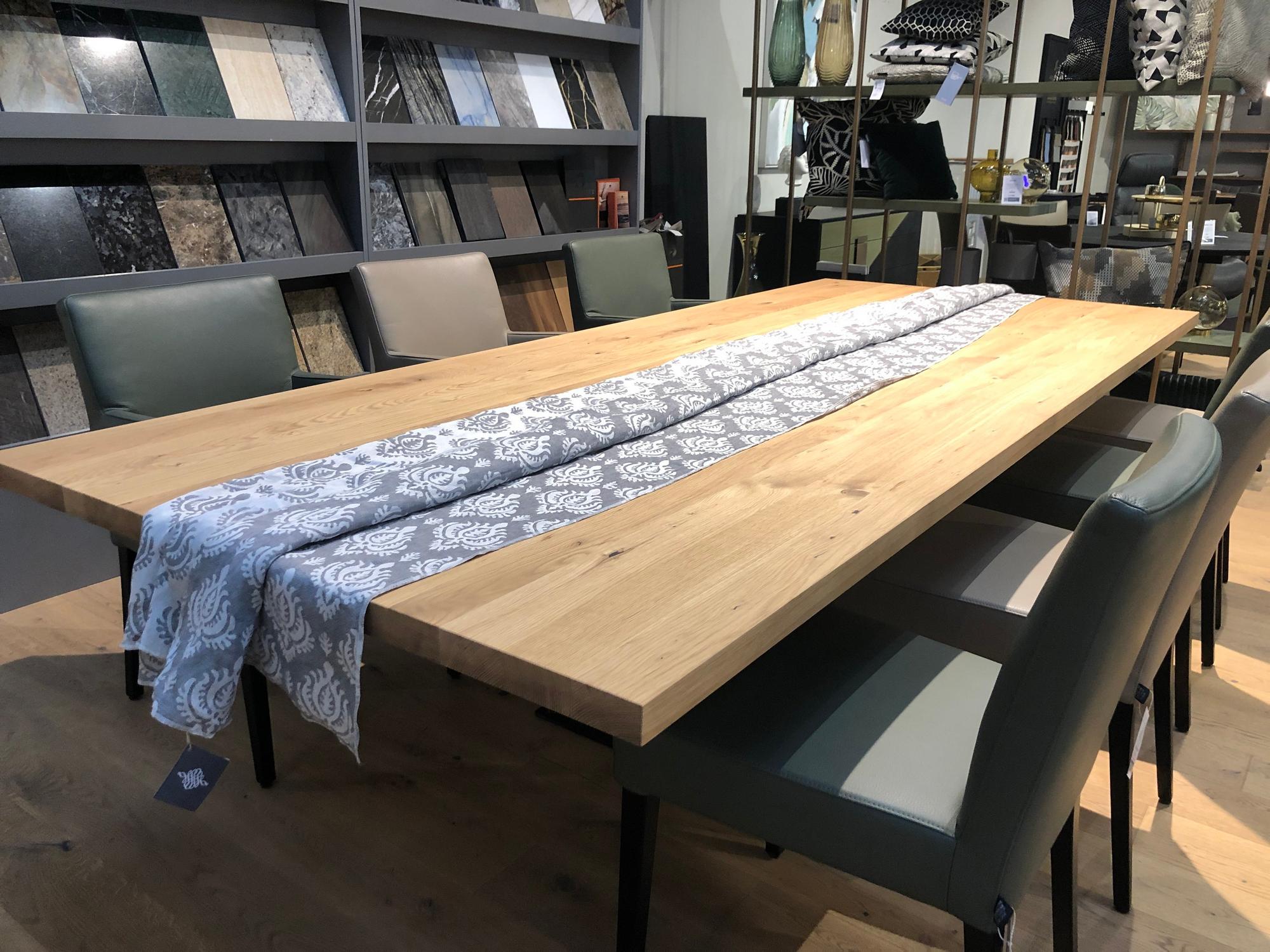 &copy; LWTISTUCH1780_1.JPG