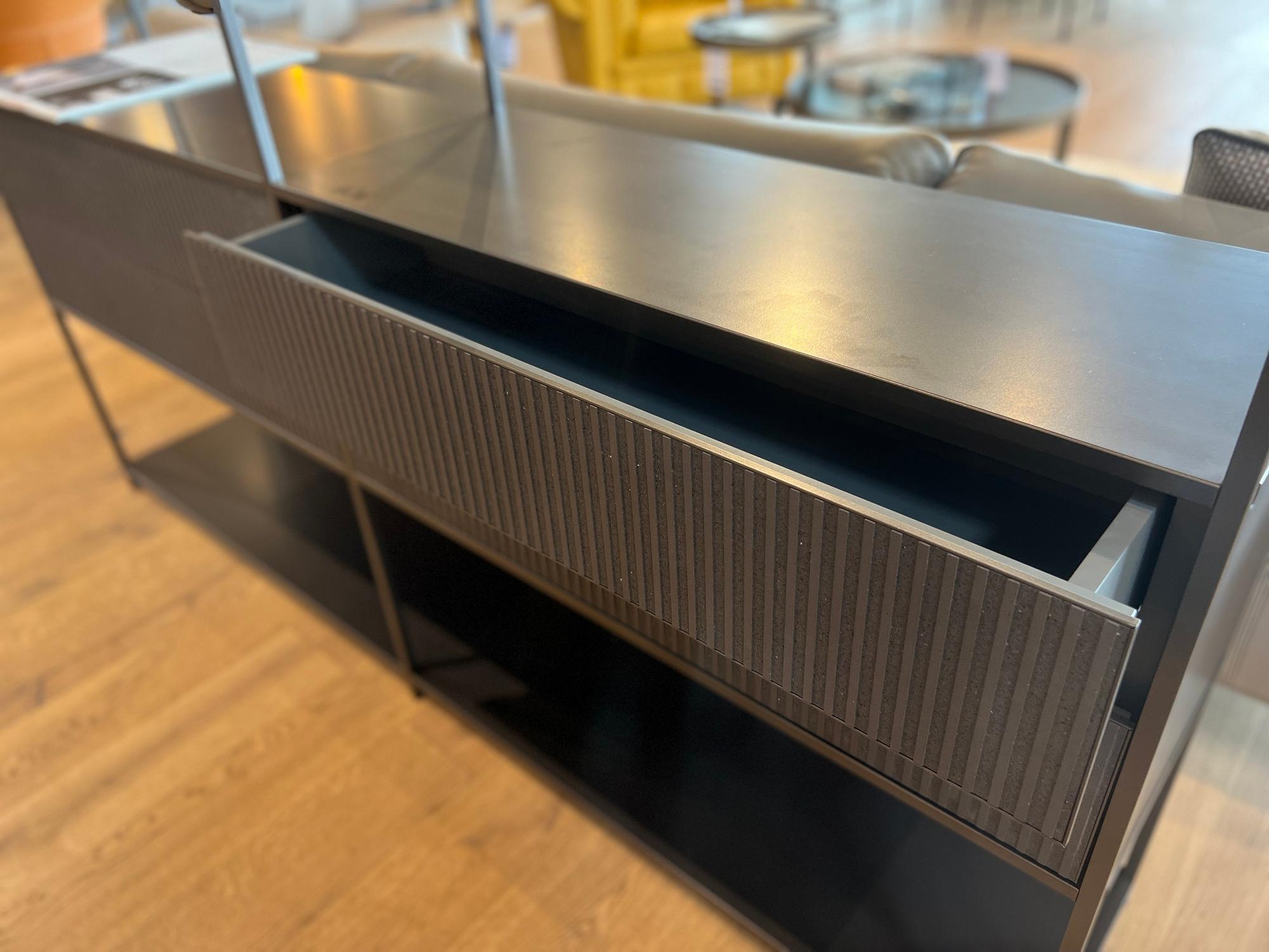 &copy; MDFIMINIMA30_1.jpg