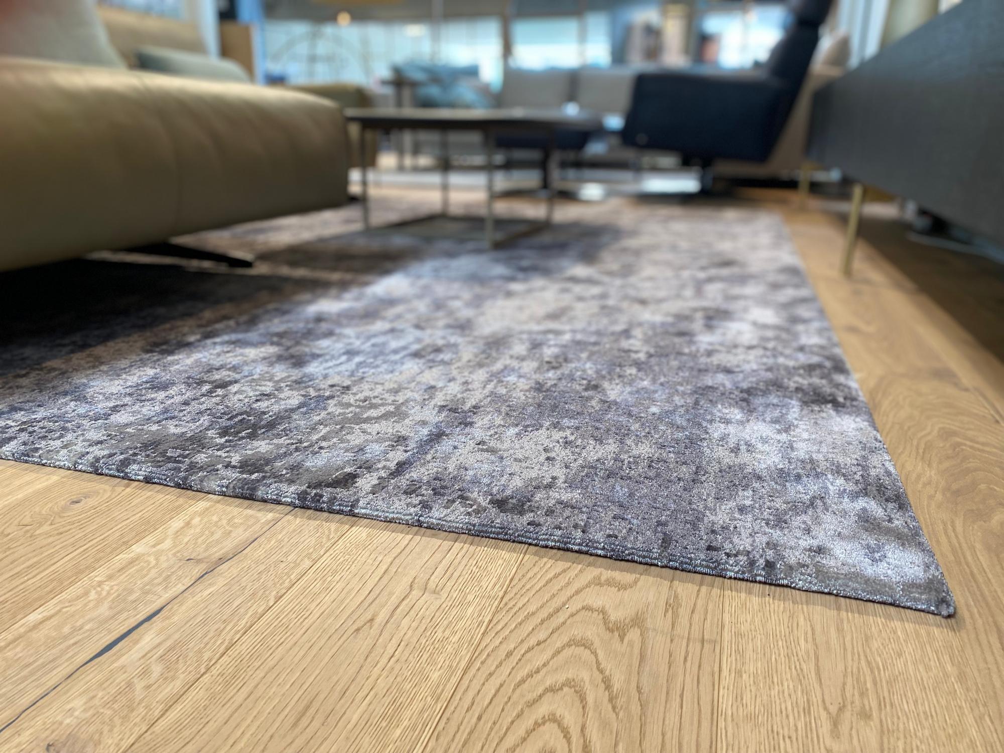 &copy; MIRO0185_1.jpg