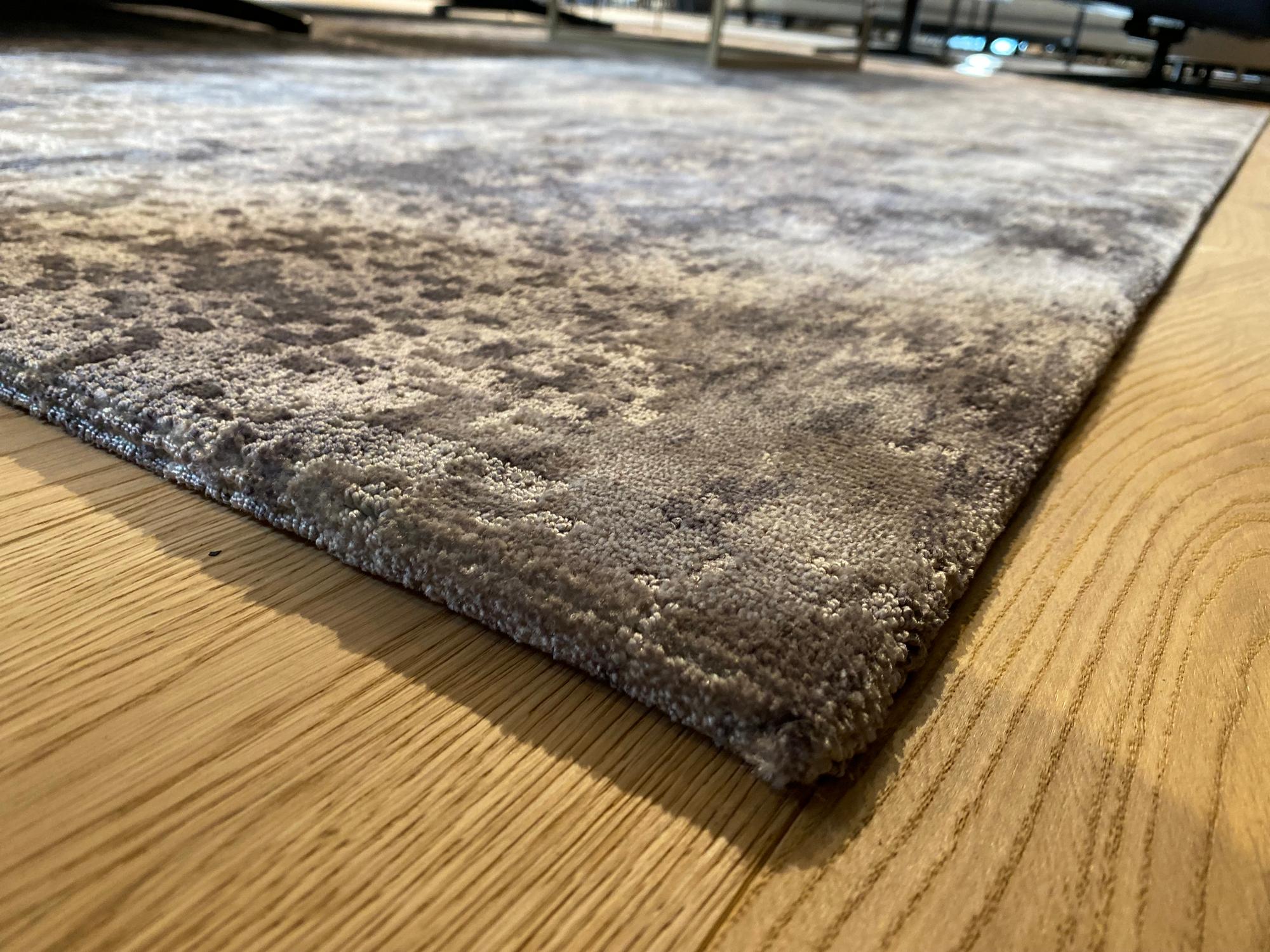 &copy; MIRO0185_2.jpg