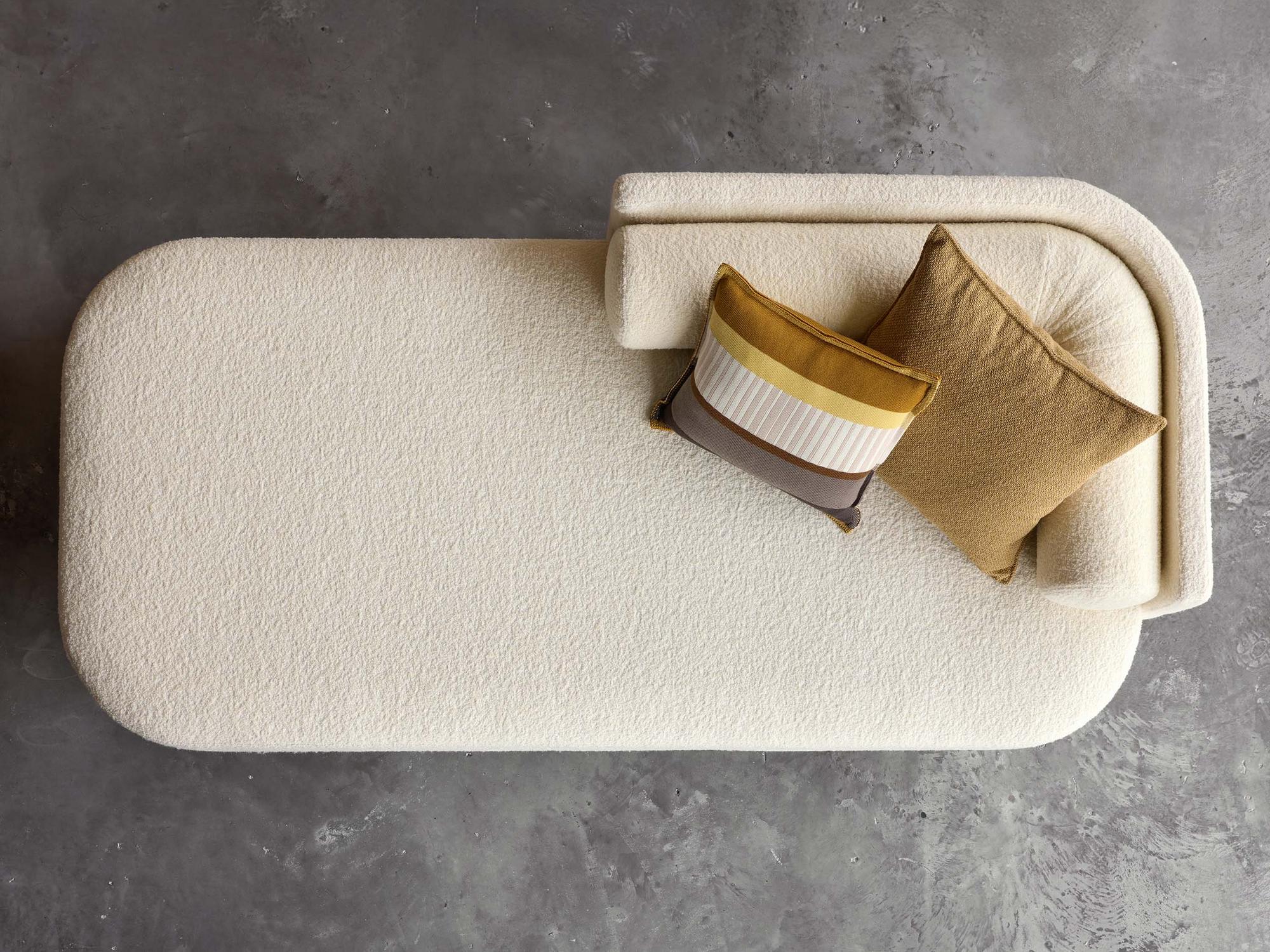 &copy; MOELLCAJA102_2.jpg