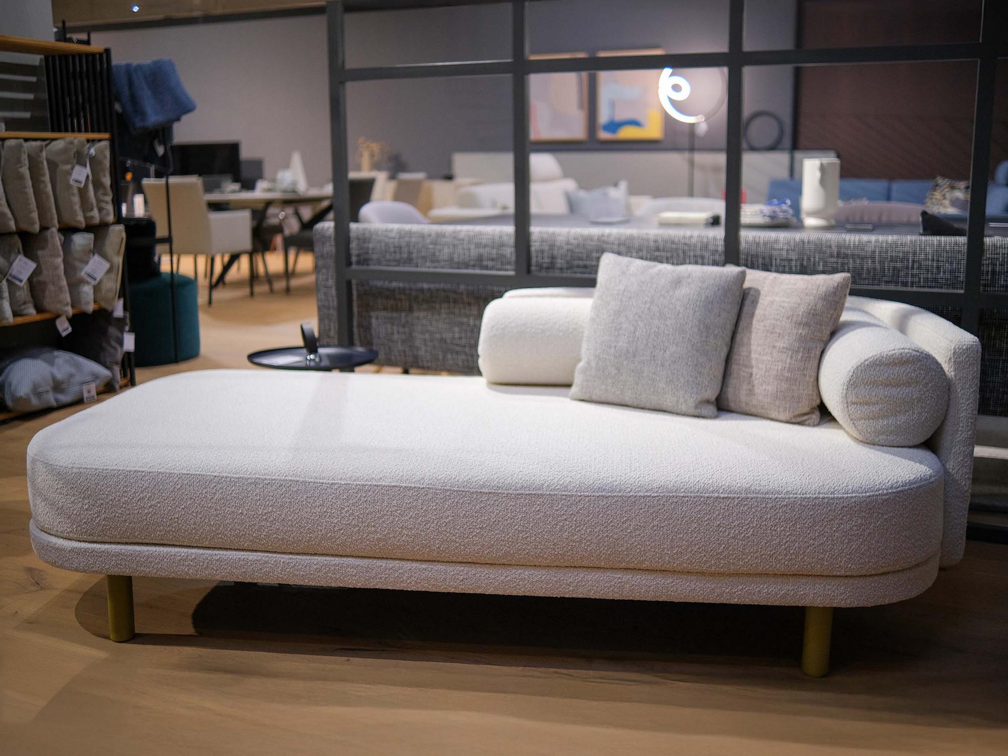 &copy; MOELLCAJA102_5.jpg