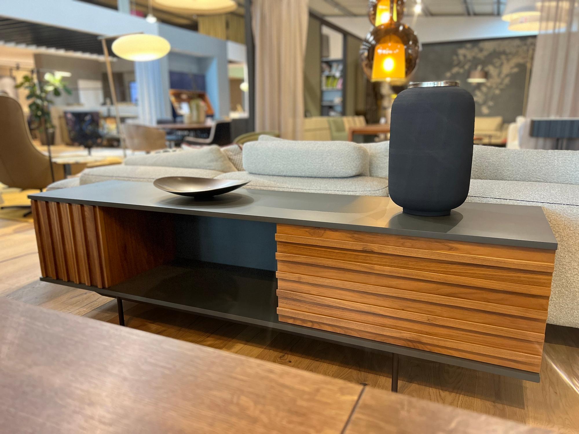 &copy; MOREHARRI620_1.jpg