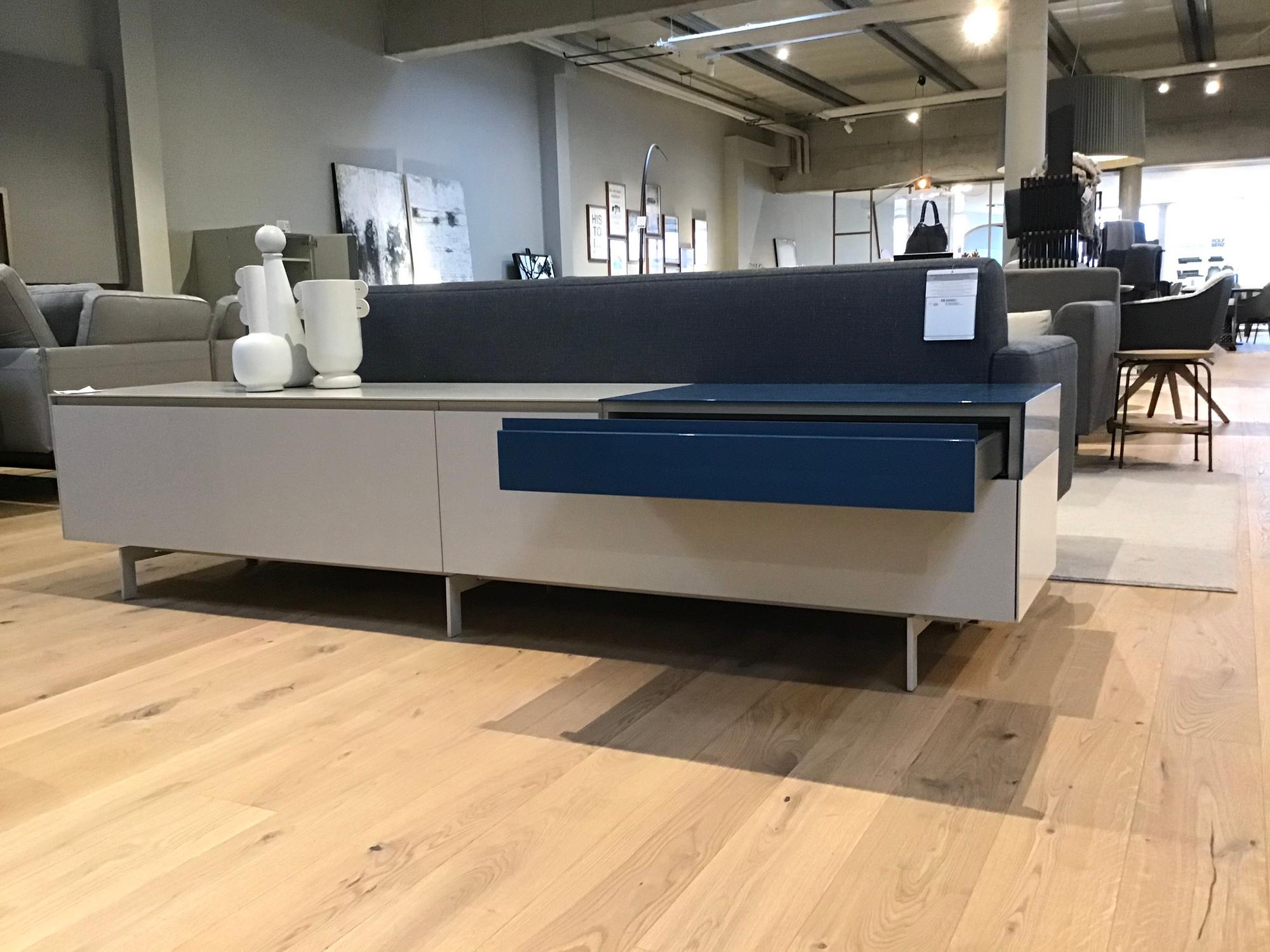 &copy; NEX-SIDEBOAR1_1.jpg