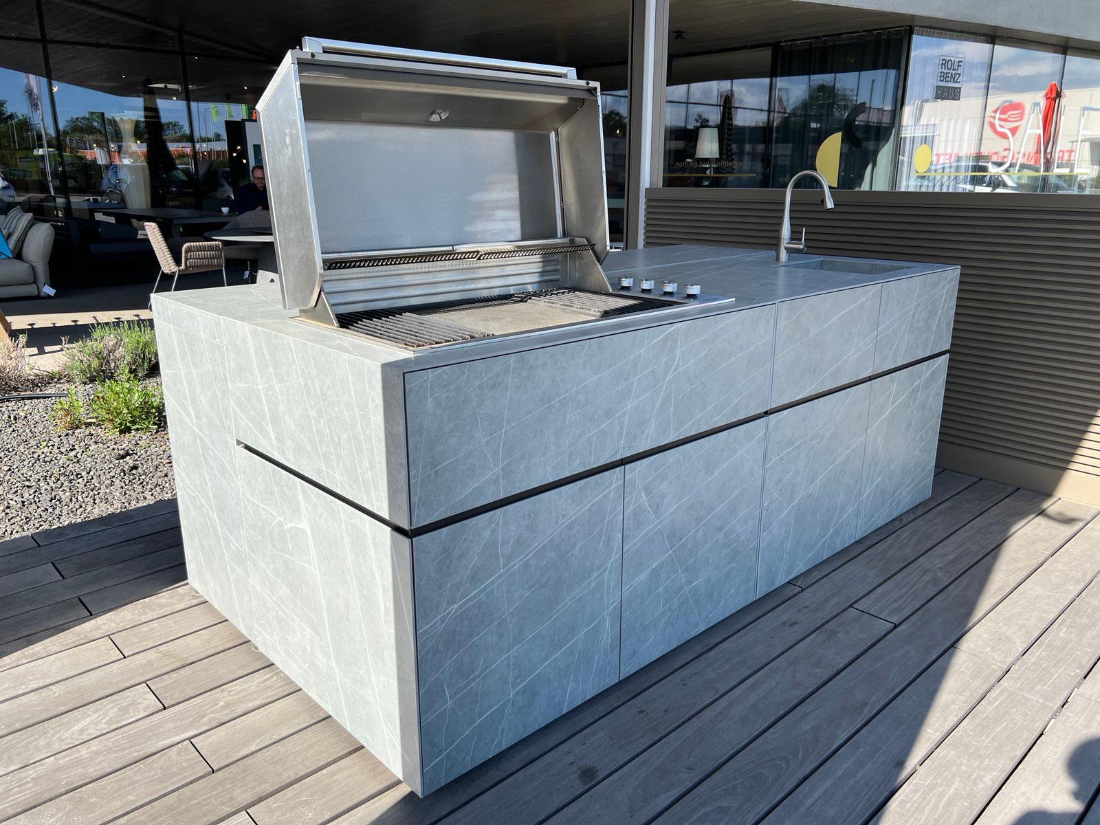 &copy; OCQBBQUBEX_5.jpg