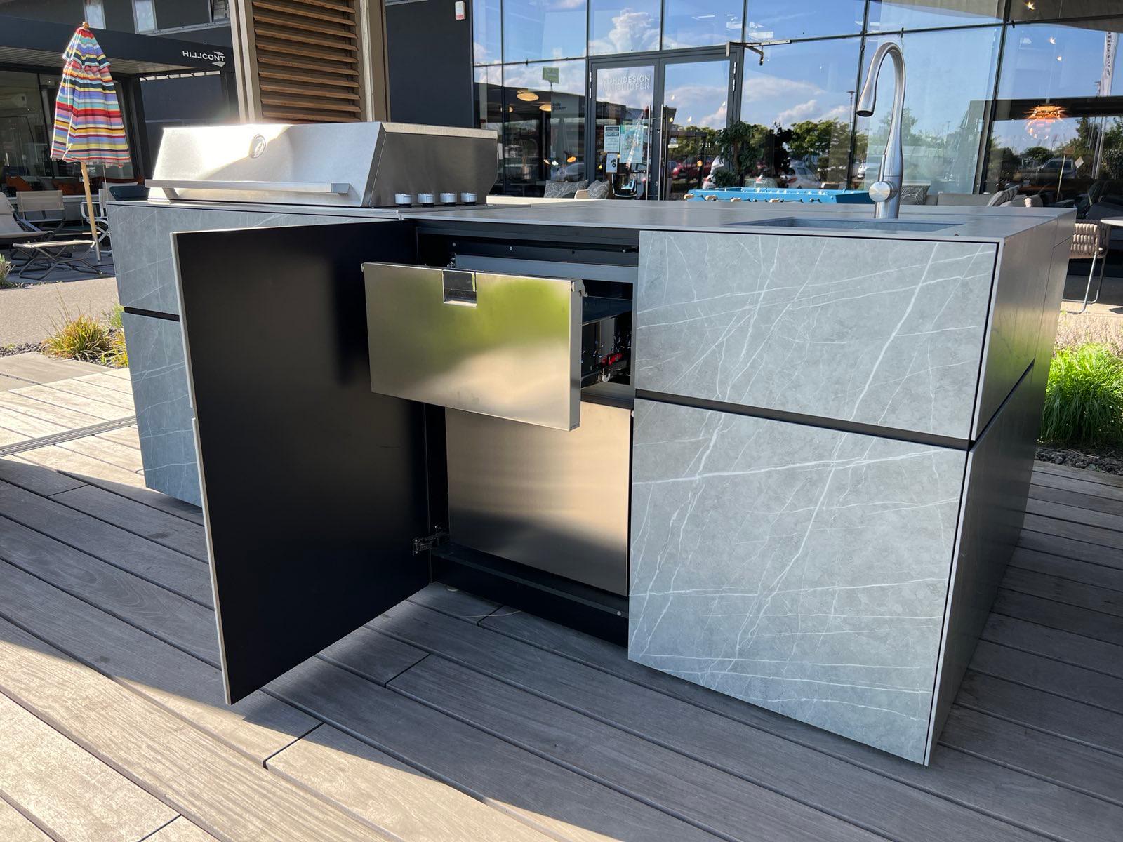 &copy; OCQBBQUBEX_7.jpg