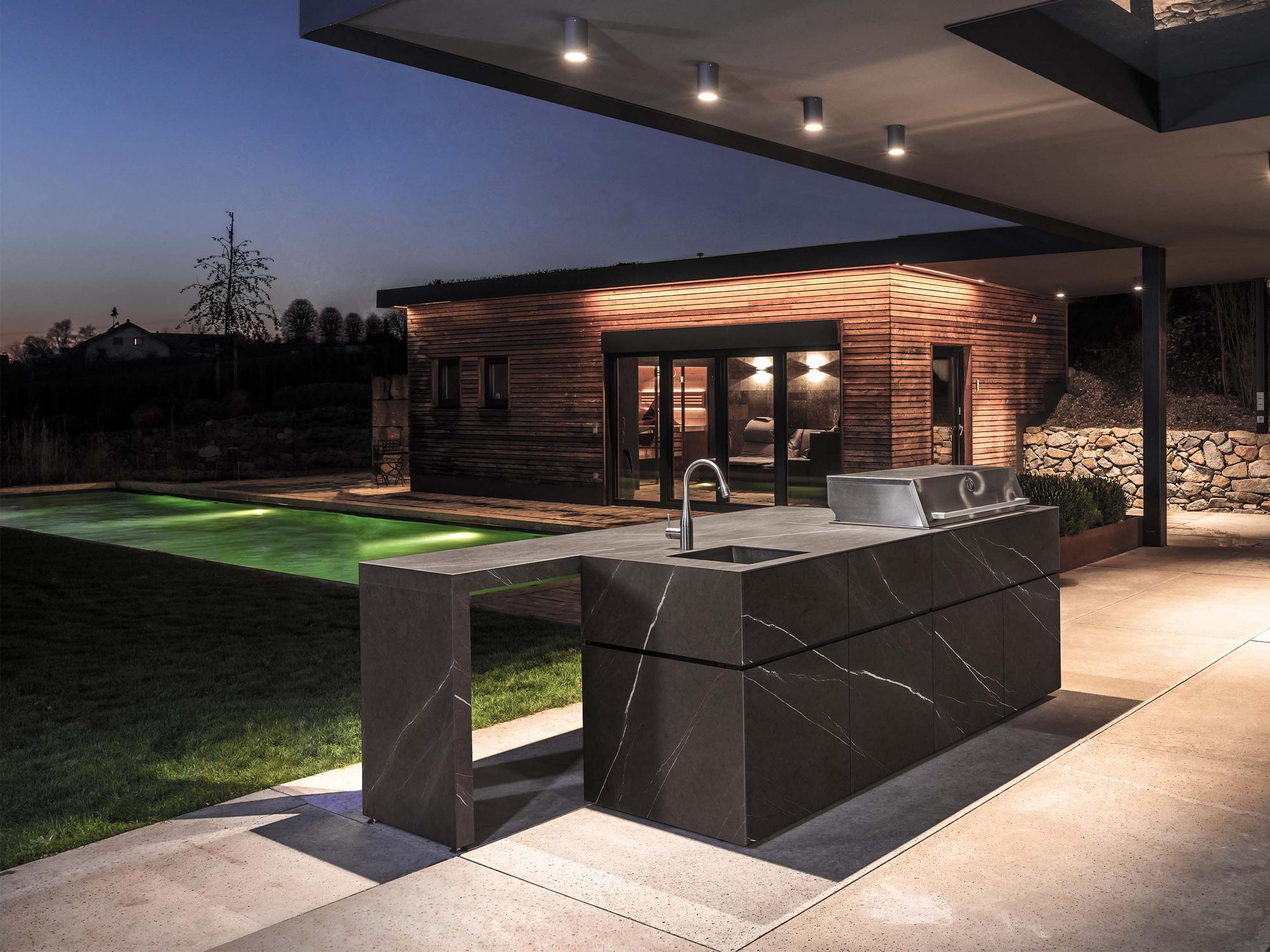 &copy; OCQBBQUBEX_8.jpg