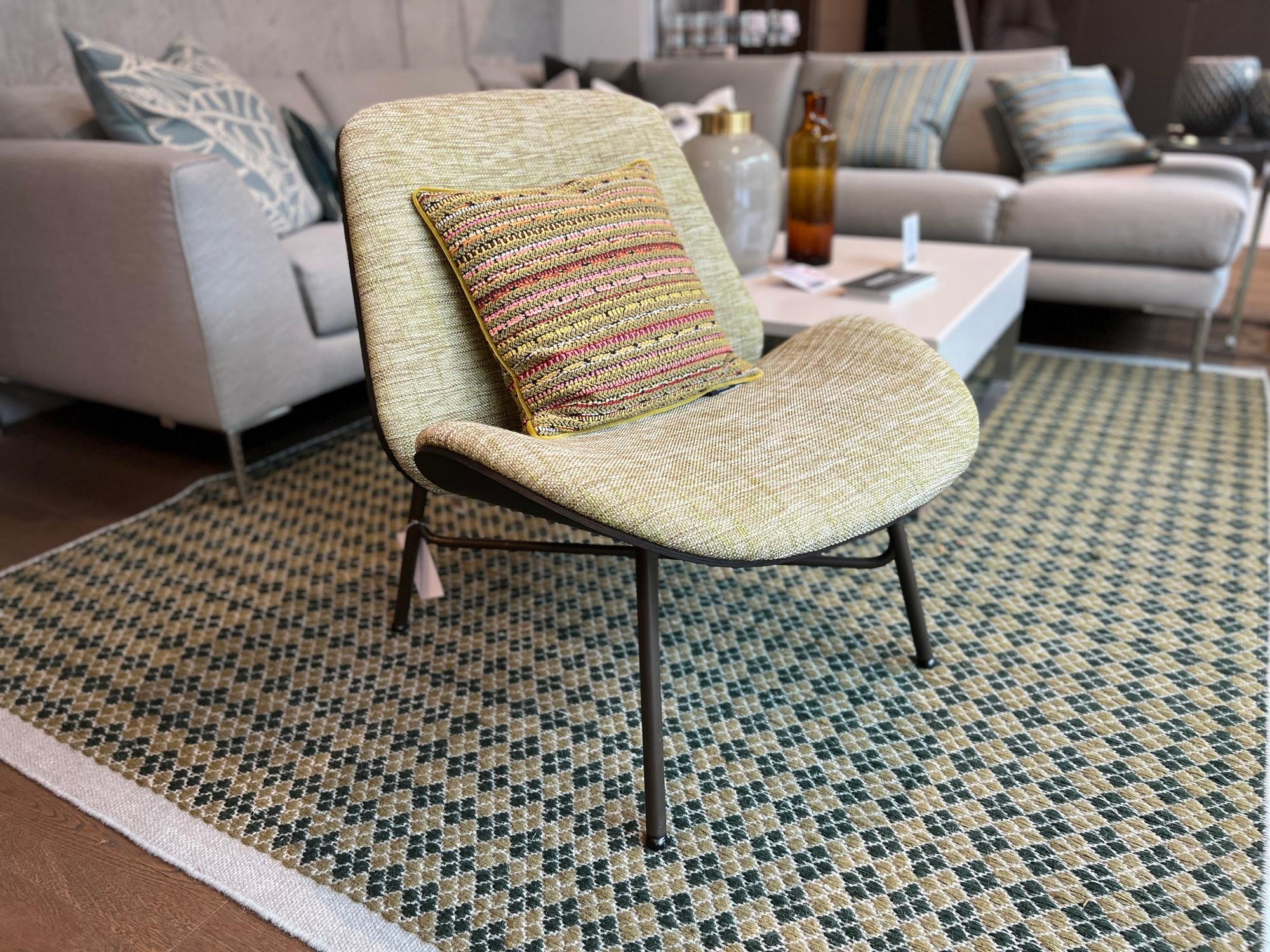 &copy; PODE690-100_3.jpg