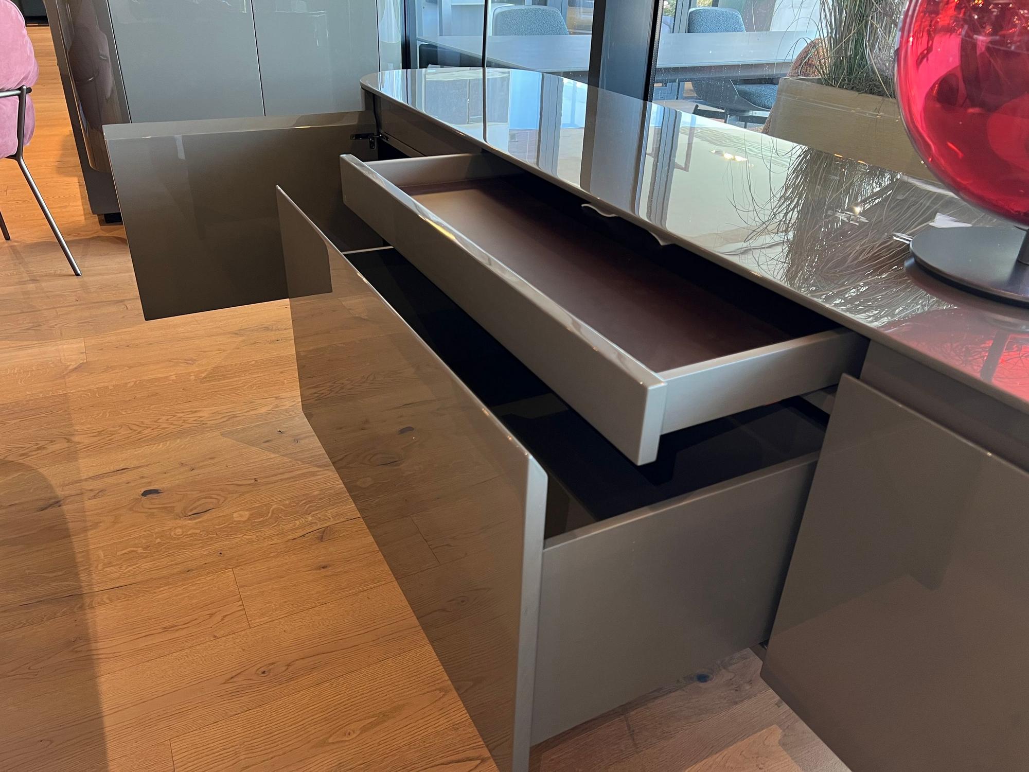 &copy; PPCOUTUREH_1.JPG