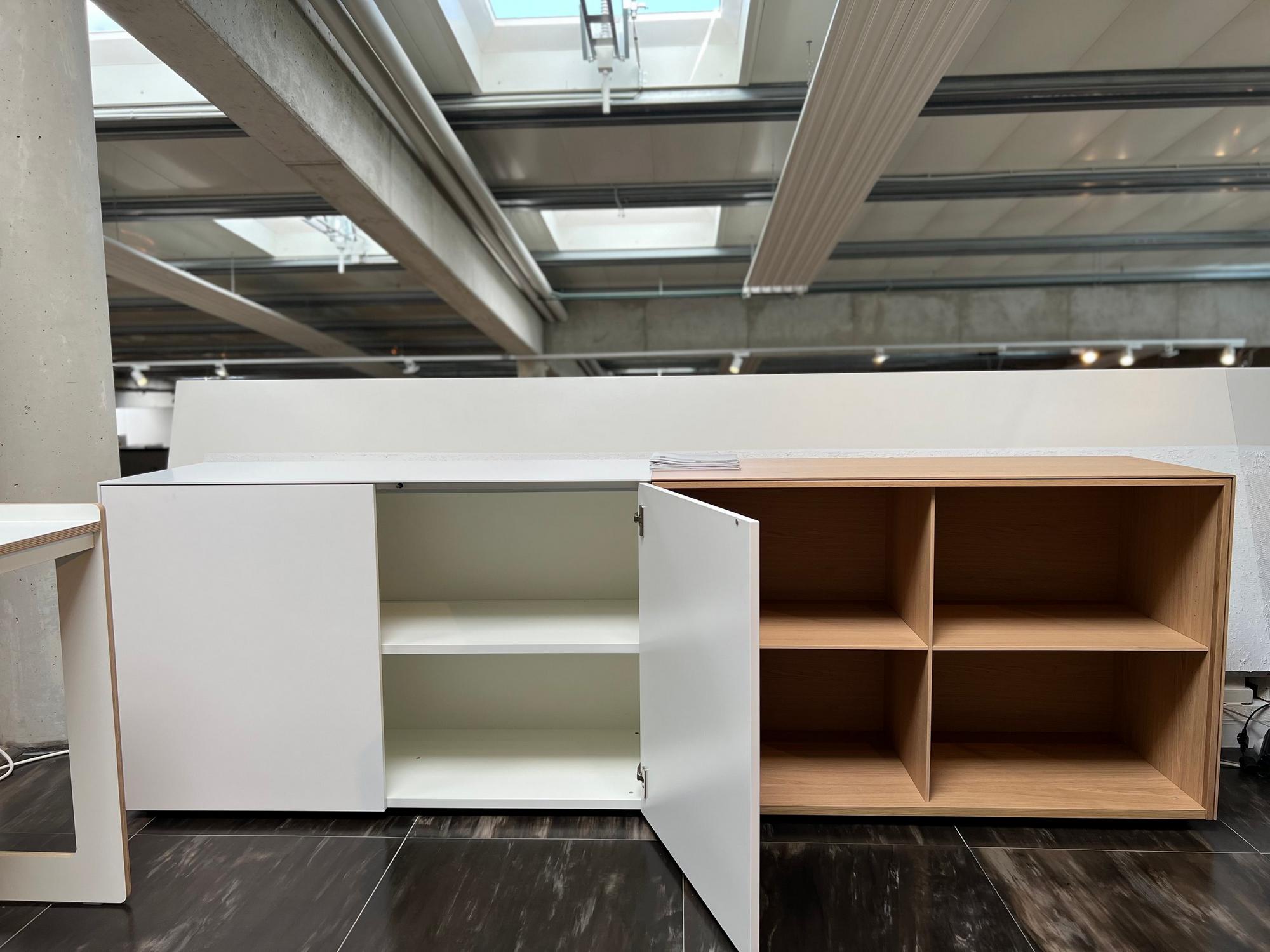 &copy; PUEDITQ24132_3.jpg