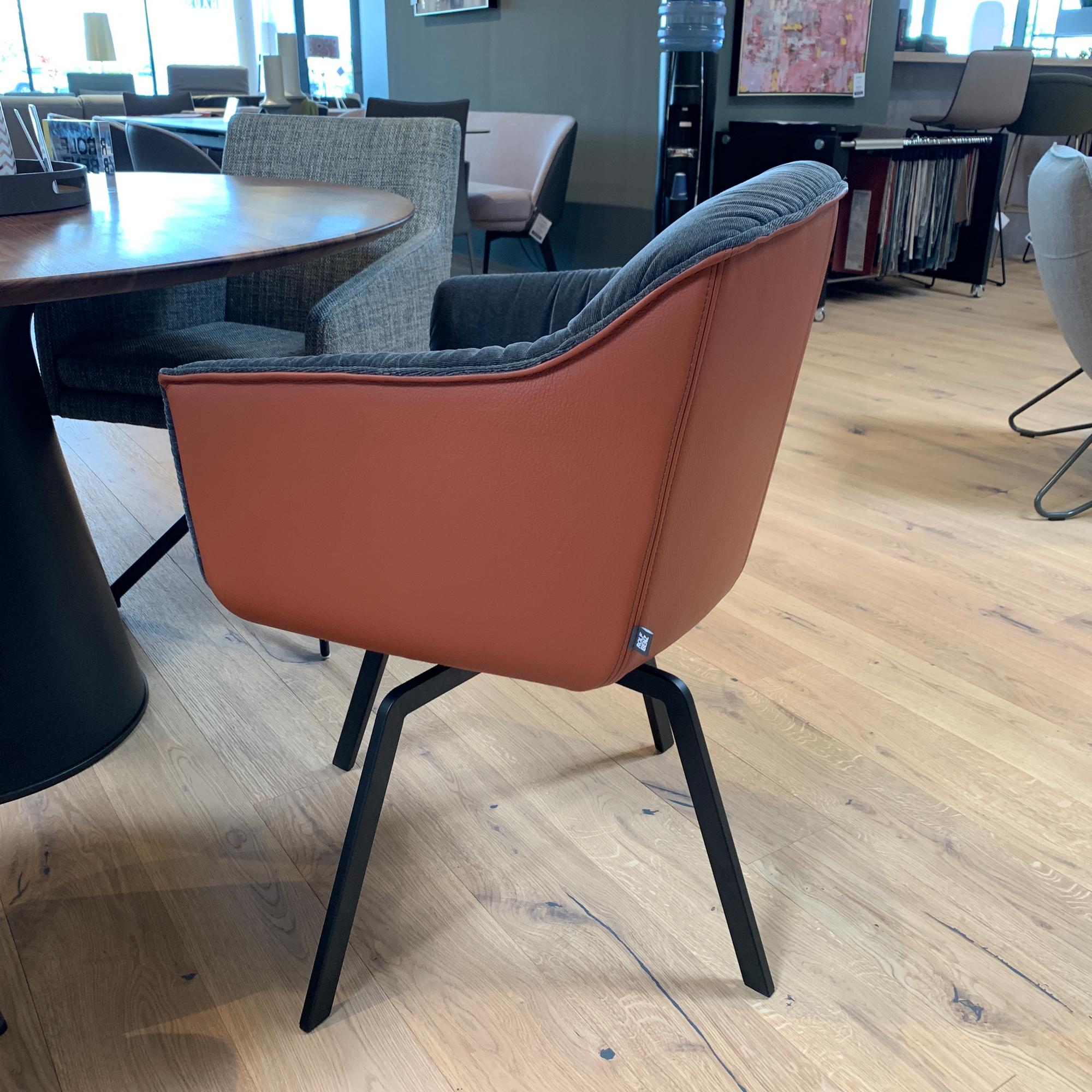 &copy; RB64122247_2.JPG