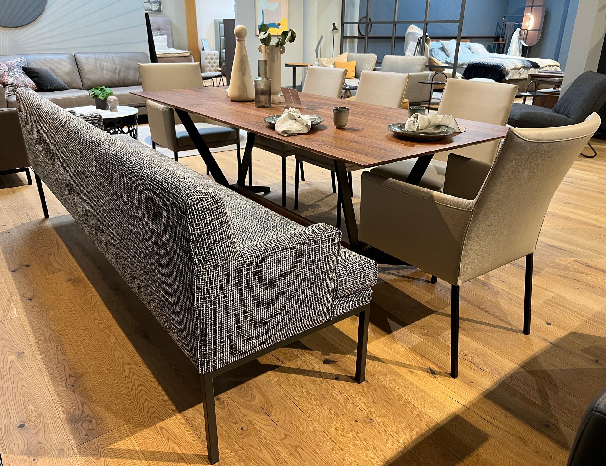 &copy; RB64420405_1.JPG