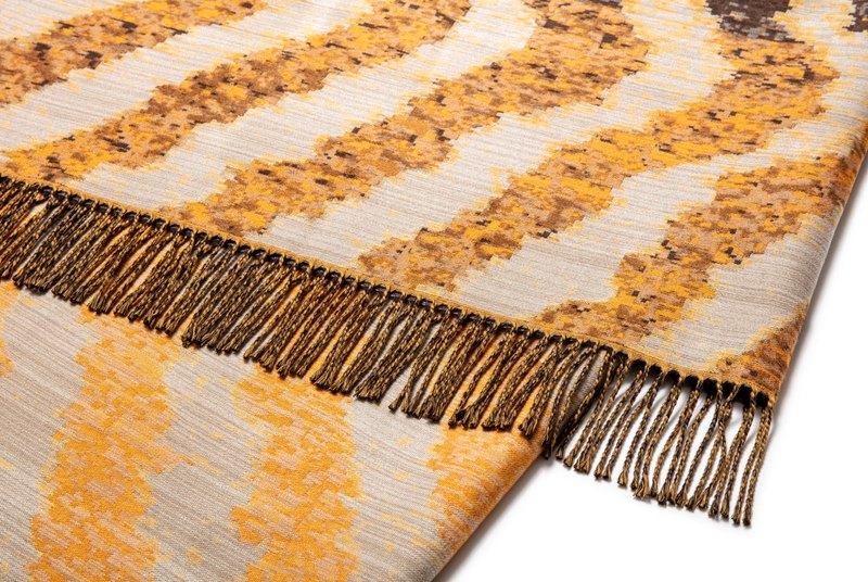 &copy; RB9750103_1.jpg